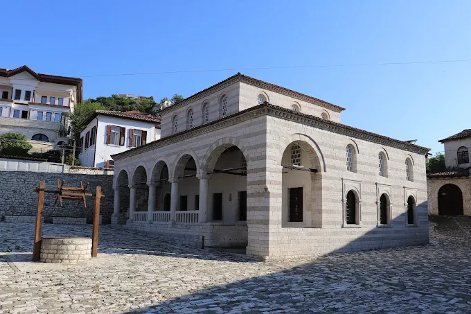 teqeja-e-helvetive-albanify